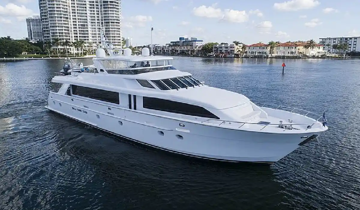 Hatteras - Inevitable - Motor Yacht Charter - Motor Yachts for Sale - Exclusive Concierge Club.webp